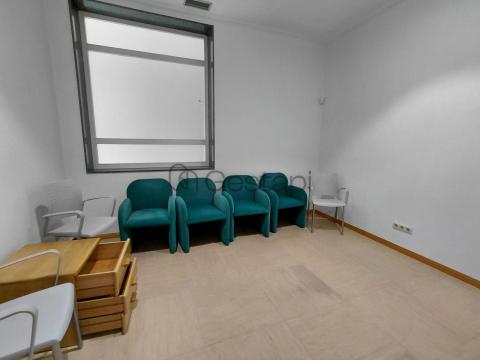 LOCAL CENTRO DE SANXENXO - ACONDICIONADO