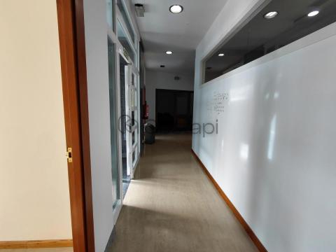 LOCAL CENTRO DE SANXENXO - ACONDICIONADO